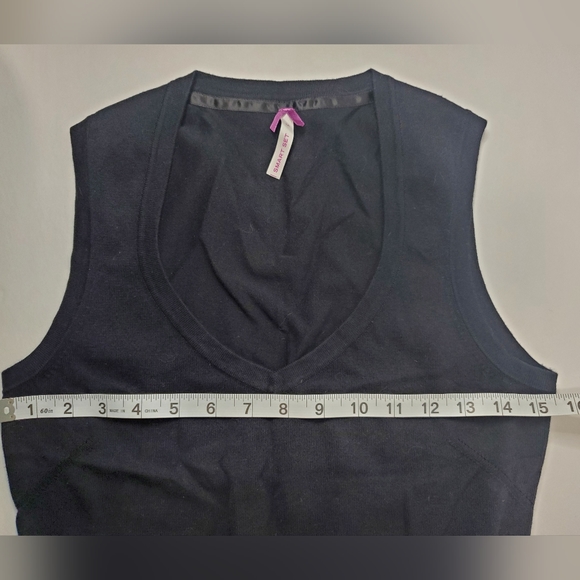 Smart Set Black V Neck Sweater Vest Size Medium - Picture 3 of 5